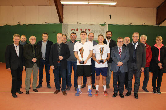 Siegerbild 2019 mit Ehrengästen und Turnierleitung